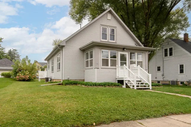 406 North Hubbard Street, Horicon, WI 53032