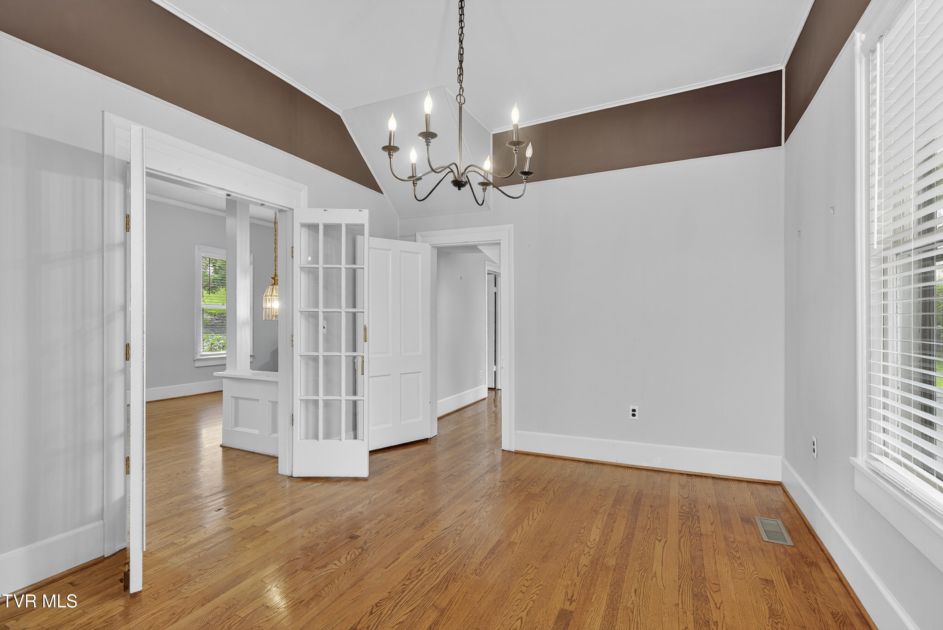 620 Arlington Avenue Bristol, VA 24201 - Photo 13 of 56 620-Arlington-AVe-Bristol-VA-30