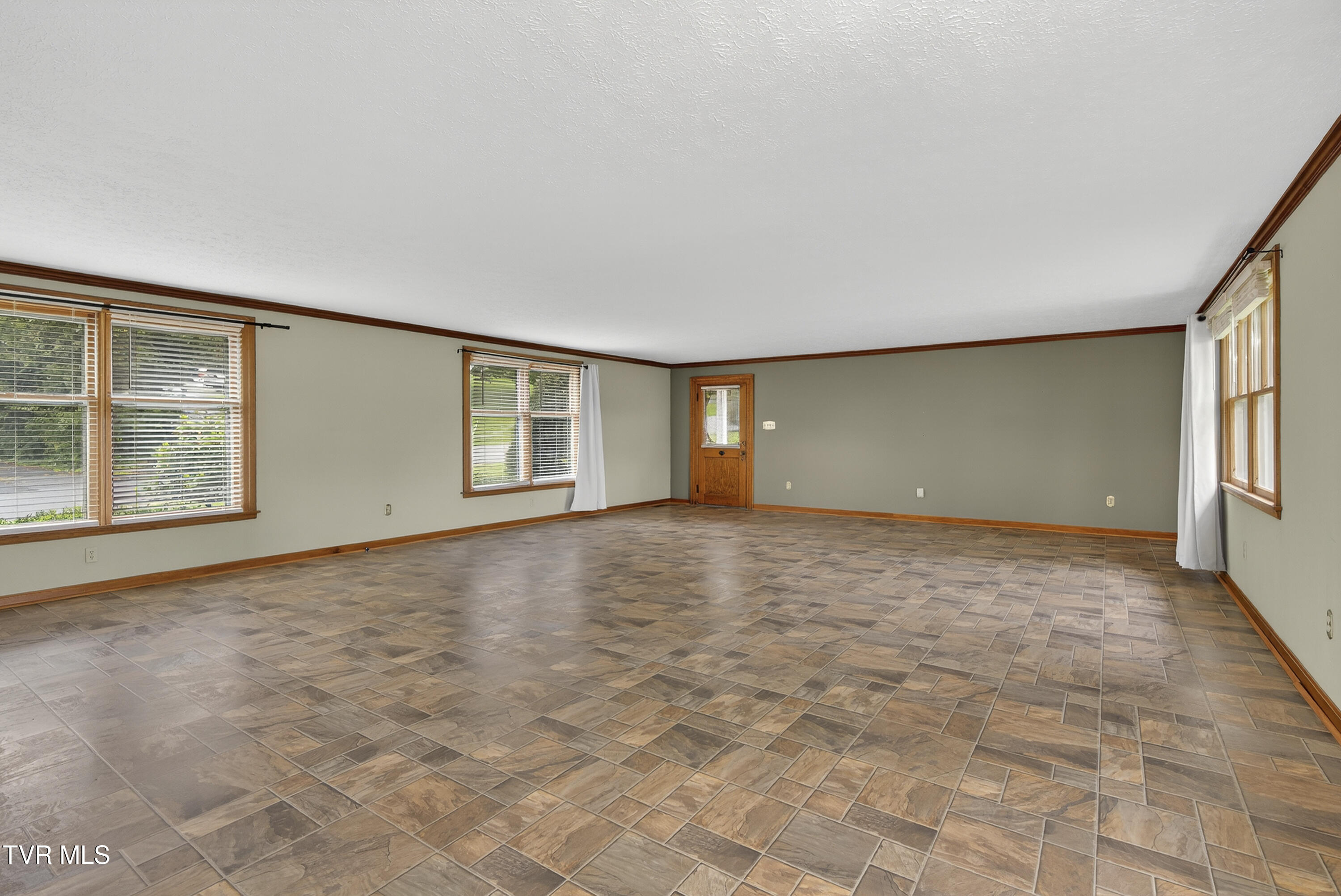 620 Arlington Avenue Bristol, VA 24201 - Photo 14 of 56 620-Arlington-AVe-Bristol-VA-32