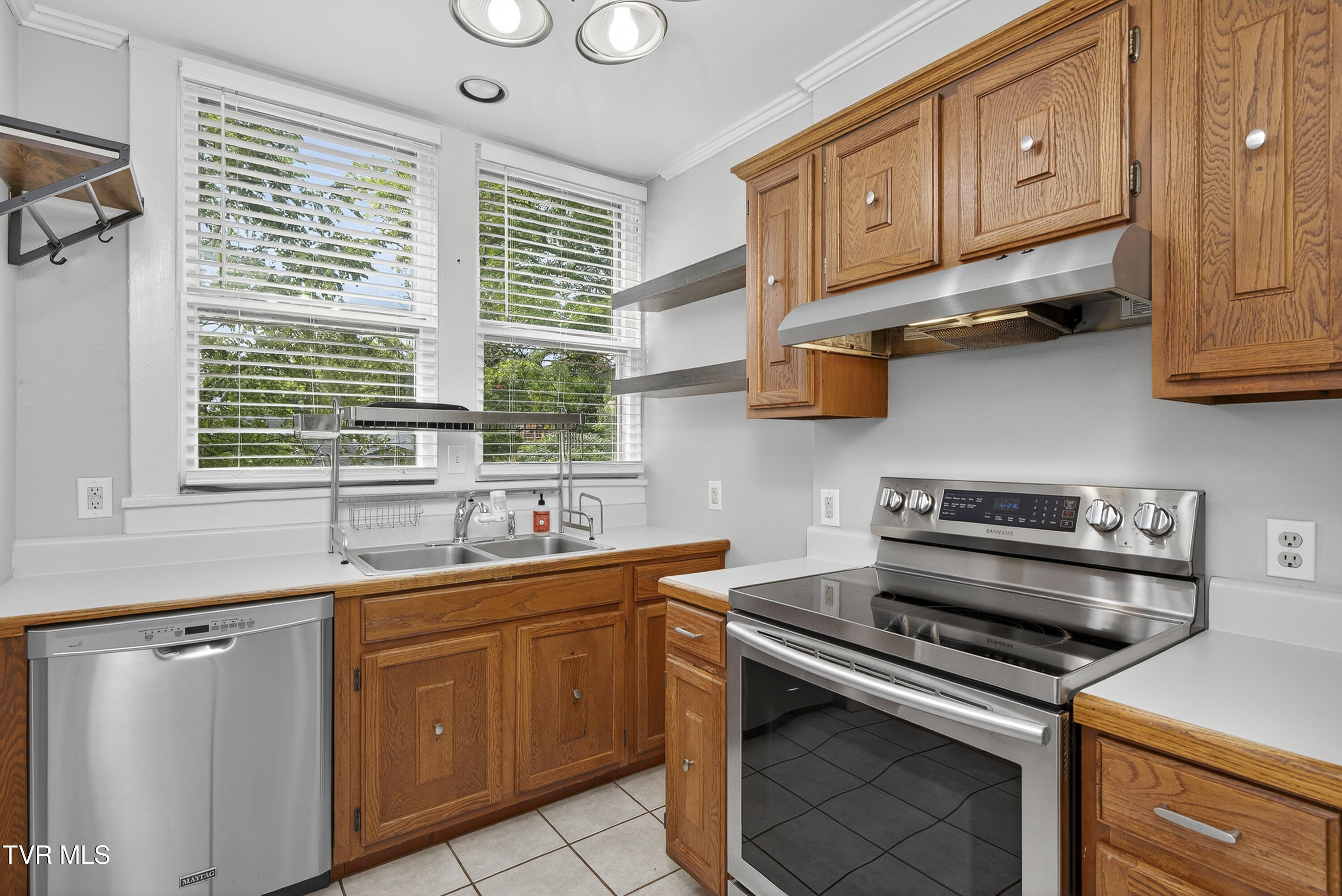 620 Arlington Avenue Bristol, VA 24201 - Photo 26 of 56 620-Arlington-AVe-Bristol-VA-28