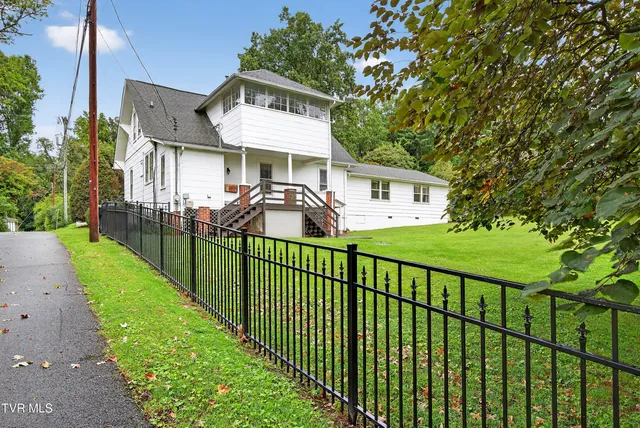 $364,900 | 620 Arlington Avenue, Bristol, VA 24201