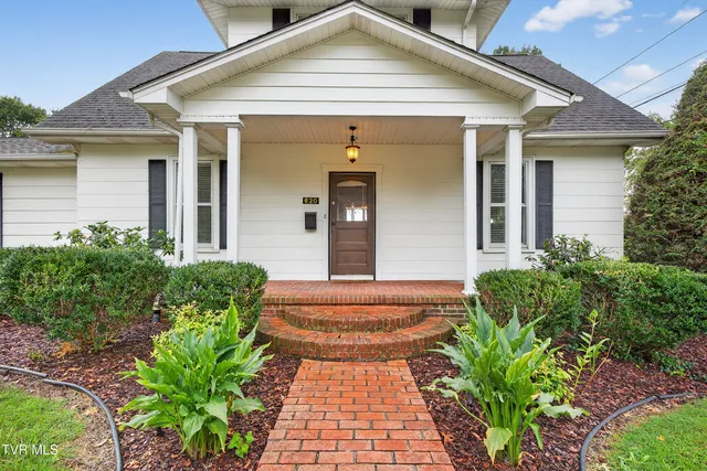 $364,900 | 620 Arlington Avenue, Bristol, VA 24201
