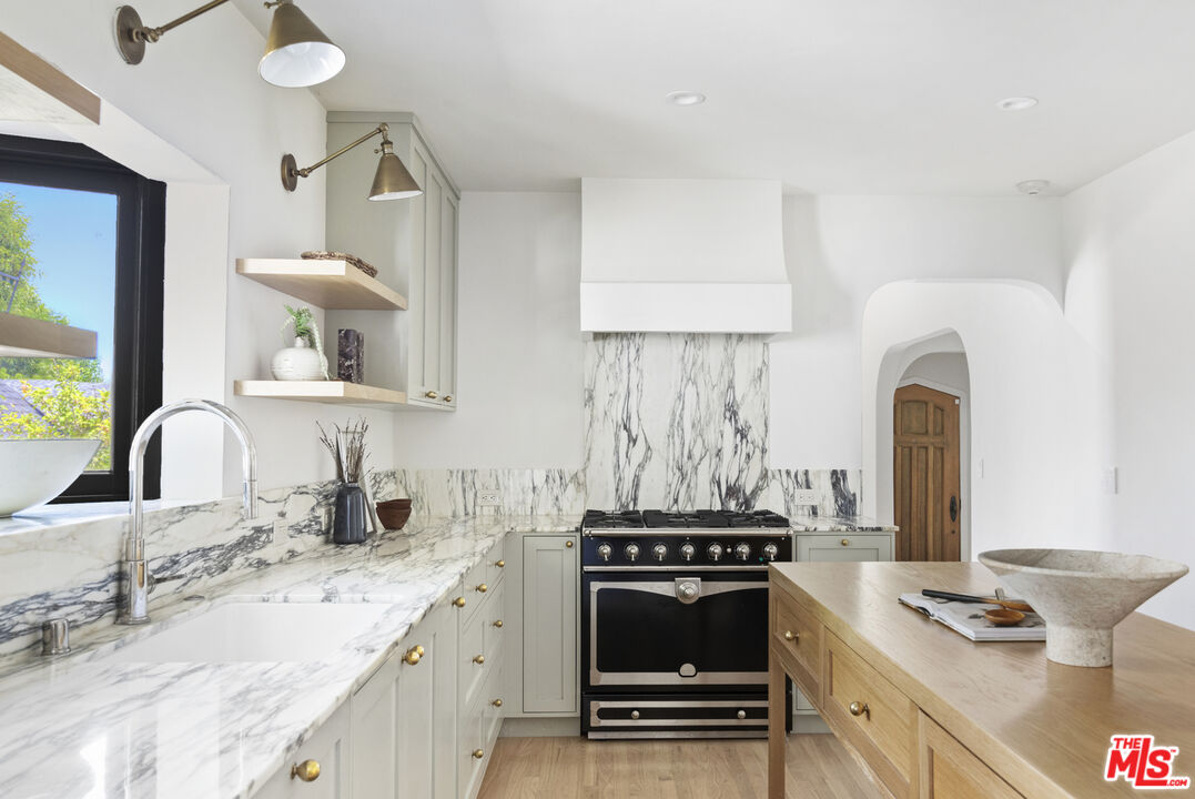 2157 Moreno Drive Los Angeles, CA 90039 - Photo 26 of 75