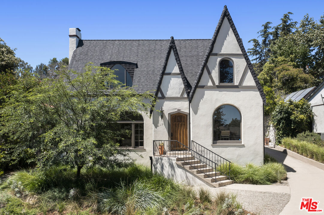 2157 Moreno Drive Los Angeles, CA 90039 - Photo 6 of 75