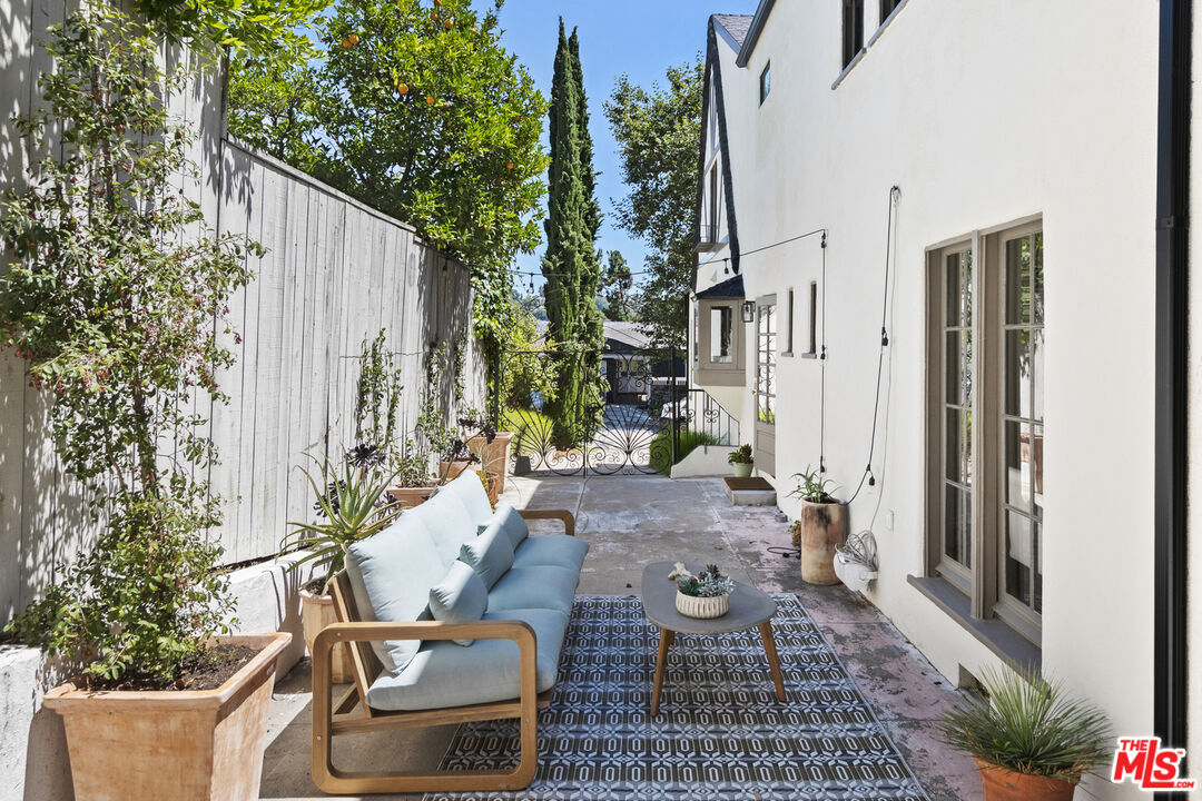 2157 Moreno Drive Los Angeles, CA 90039 - Photo 68 of 75