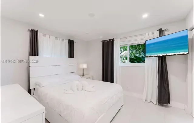 $6,300 | 4017 Monroe Street, Hollywood, FL 33021