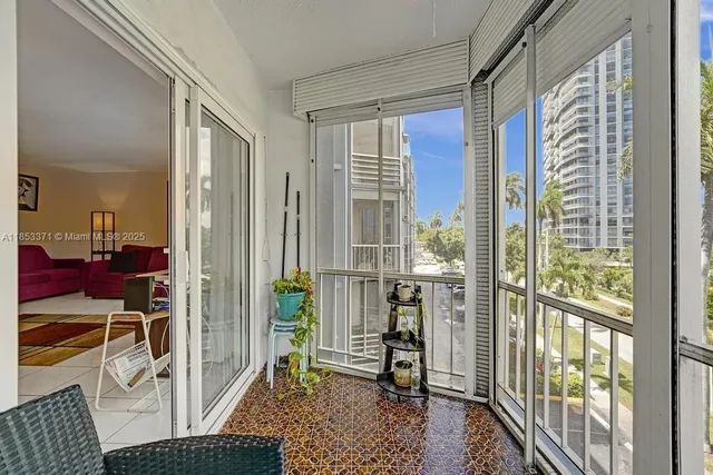 $247,000 | 200 Diplomat Parkway, Unit 423, Hallandale Beach, FL 33009