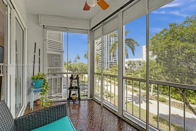 $247,000 | 200 Diplomat Parkway, Unit 423, Hallandale Beach, FL 33009