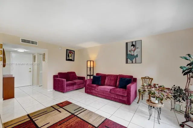 $247,000 | 200 Diplomat Parkway, Unit 423, Hallandale Beach, FL 33009