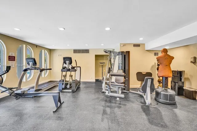 $247,000 | 200 Diplomat Parkway, Unit 423, Hallandale Beach, FL 33009