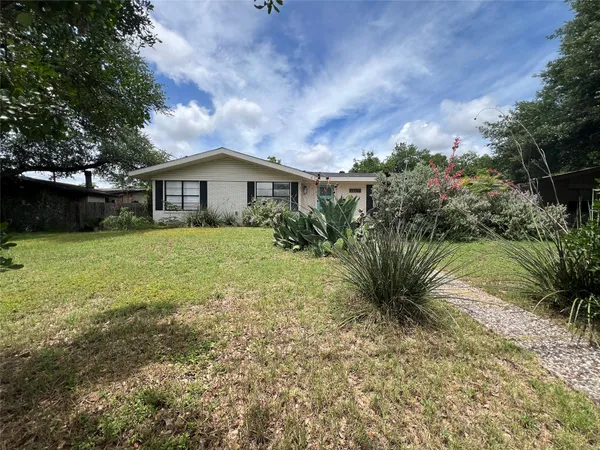 $2,495 | 11702 Oak Trail, Austin, TX 78753