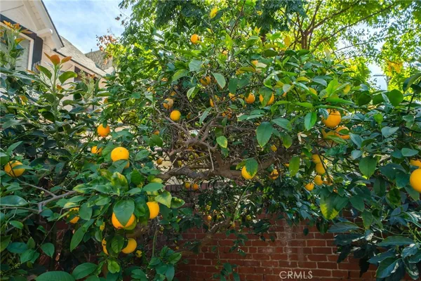 $1,325,000 | 532 Chestnut Avenue, Long Beach, CA 90802