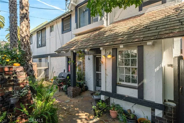 $1,325,000 | 532 Chestnut Avenue, Long Beach, CA 90802