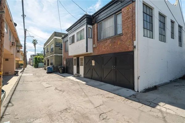 $1,325,000 | 532 Chestnut Avenue, Long Beach, CA 90802