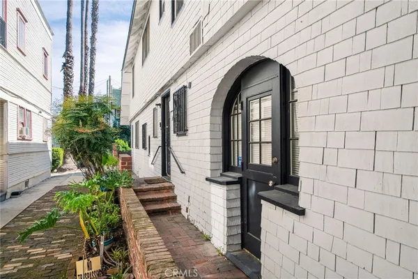 $1,325,000 | 532 Chestnut Avenue, Long Beach, CA 90802