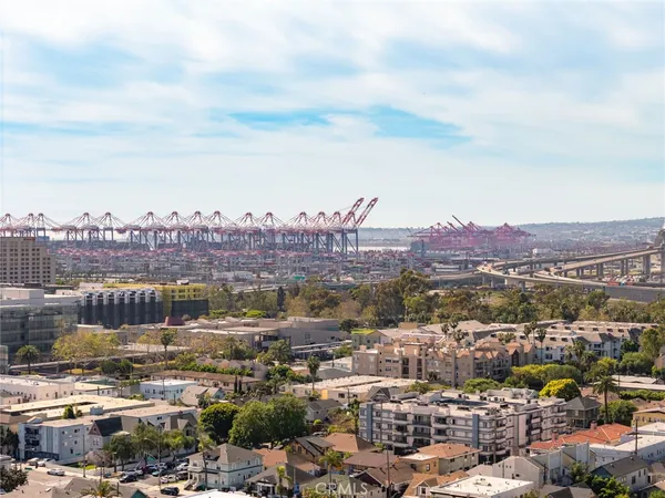 $1,325,000 | 532 Chestnut Avenue, Long Beach, CA 90802