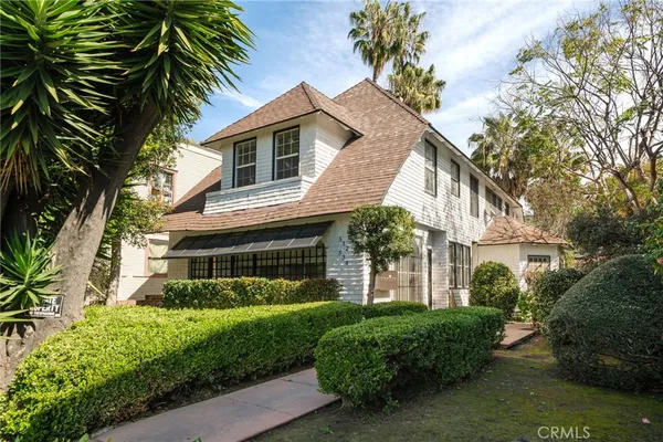 $1,325,000 | 532 Chestnut Avenue, Long Beach, CA 90802