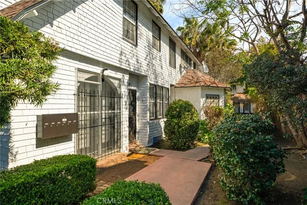$1,325,000 | 532 Chestnut Avenue, Long Beach, CA 90802