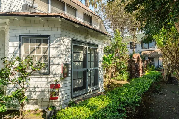 $1,325,000 | 532 Chestnut Avenue, Long Beach, CA 90802