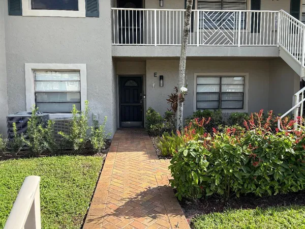 $60,000 | 50 Stratford Lane West, Unit E, Boynton Beach, FL 33436