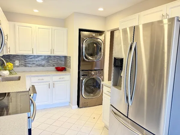 $60,000 | 50 Stratford Lane West, Unit E, Boynton Beach, FL 33436