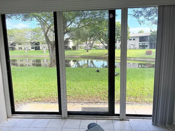 $60,000 | 50 Stratford Lane West, Unit E, Boynton Beach, FL 33436