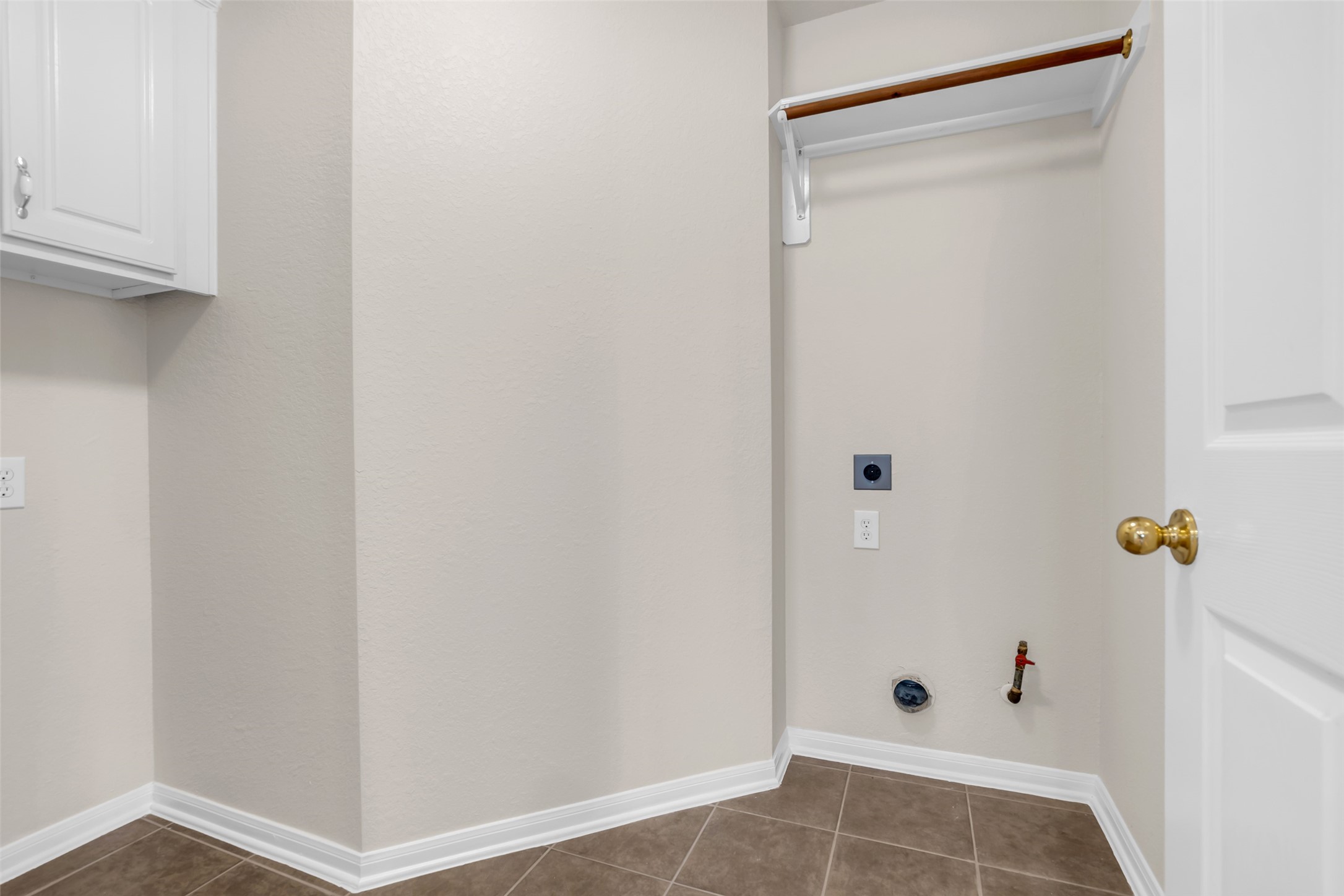 3311 Falcon Trail Drive Spring, TX 77373 - Photo 29 of 36 A spacious utility room is centrally located to provide access for all!