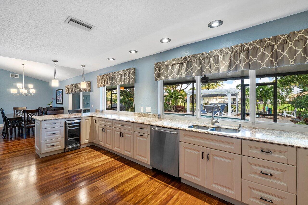 18298 102nd Way South Boca Raton, FL 33498 - Photo 14 of 59 Kitchen