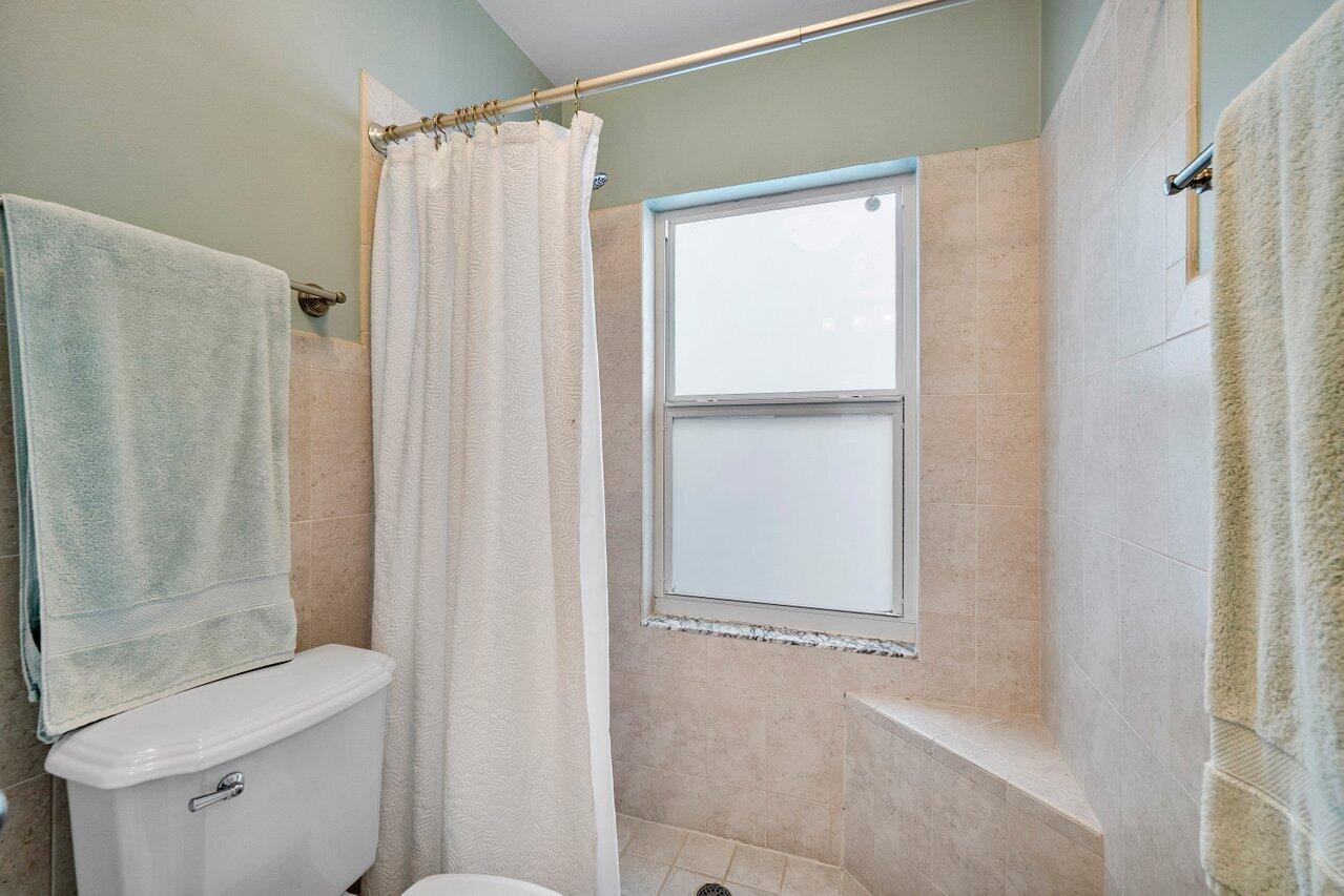 18298 102nd Way South Boca Raton, FL 33498 - Photo 22 of 59 Bathroom 2
