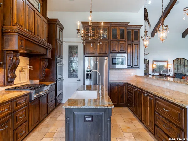 $999,999 | 426 Shepherd's Crook, Helotes, TX 78023