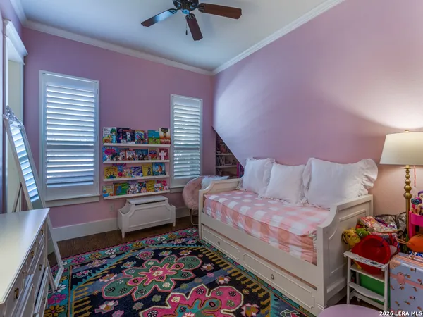 $999,999 | 426 Shepherd's Crook, Helotes, TX 78023