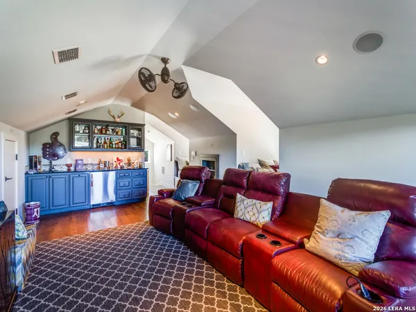 $999,999 | 426 Shepherd's Crook, Helotes, TX 78023