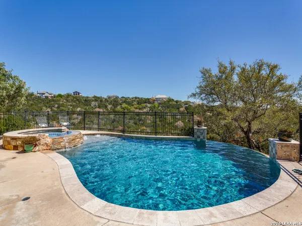 $999,999 | 426 Shepherd's Crook, Helotes, TX 78023