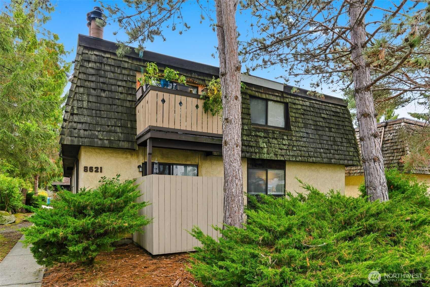 8621 25th Avenue Southwest, Unit B Seattle, WA 98106 - Photo 30 of 33 a view of a wooden door of the house