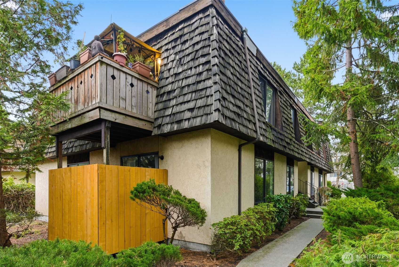 8621 25th Avenue Southwest, Unit B Seattle, WA 98106 - Photo 33 of 33 a view of a house with a yard
