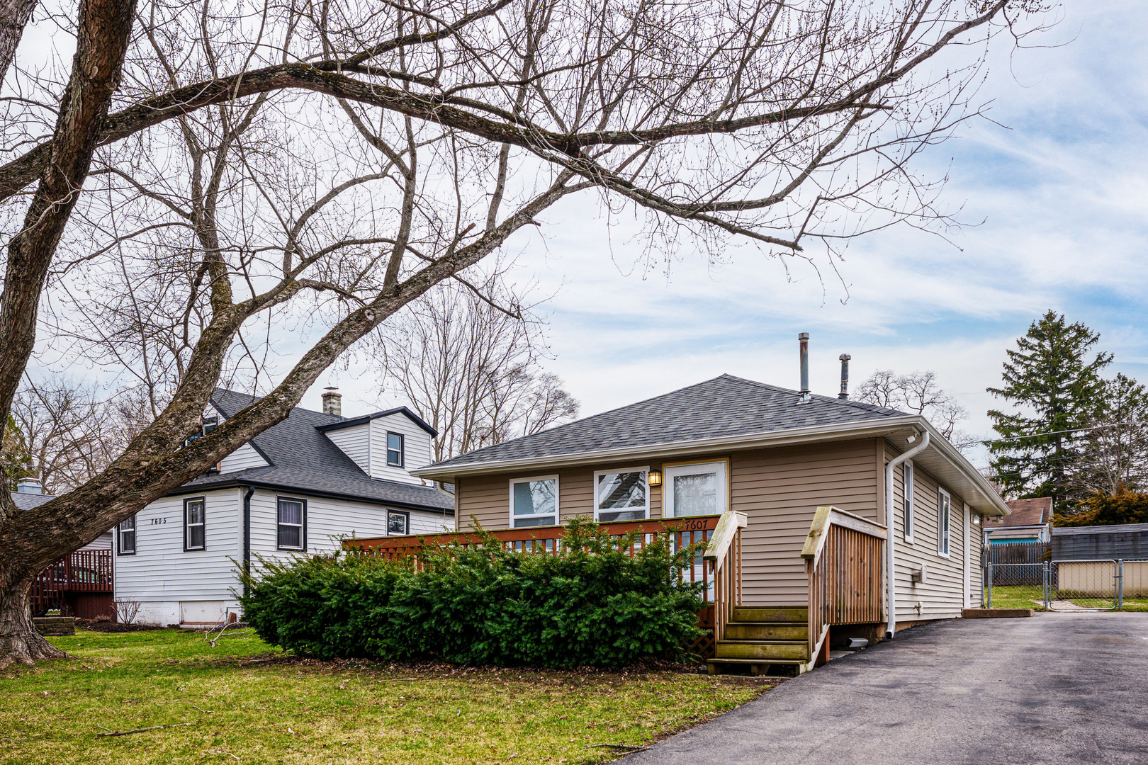 7607 Hickory Road Wonder Lake, IL 60097 - Photo 2 of 27