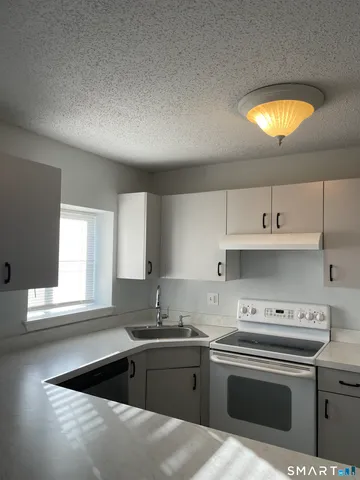 $1,700 | 925 Oronoke Road, Unit 30A, Waterbury, CT 06708