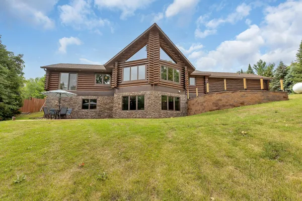 $785,000 | 20368 Edgehill Circle, Richmond, MN 56368