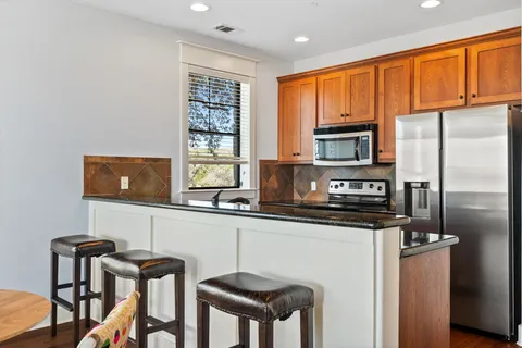 $350,000 | 6608 Lantern View Drive, Unit 102, Jonestown, TX 78645