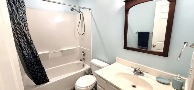 $2,400 | 10520 Wakefield Lane, Huntley, IL 60142