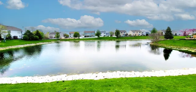 $2,400 | 10520 Wakefield Lane, Huntley, IL 60142