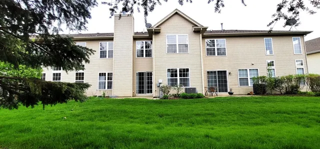 $2,400 | 10520 Wakefield Lane, Huntley, IL 60142