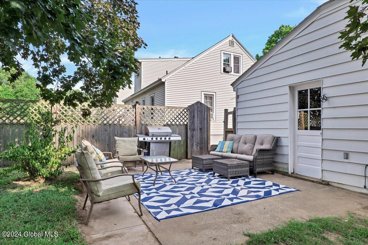 2048 Chepstow Road Schenectady, NY 12303 - Photo 18 of 28 20-P1181099