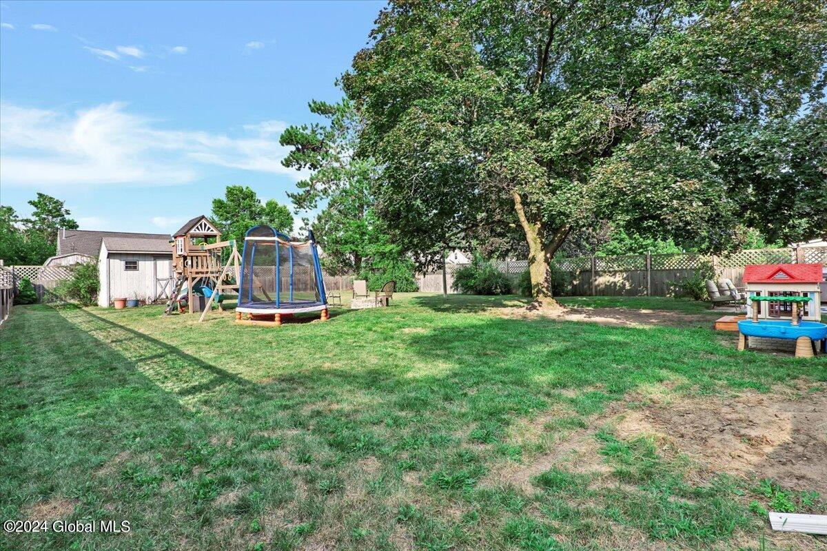 2048 Chepstow Road Schenectady, NY 12303 - Photo 21 of 28 23-P1181105