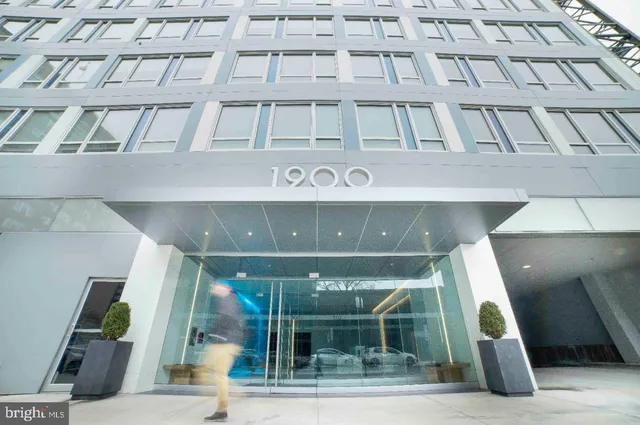 $2,195 | 1900-20 Arch Street, Unit 106, Philadelphia, PA 19103