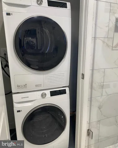 a close up view of washer and dryer
