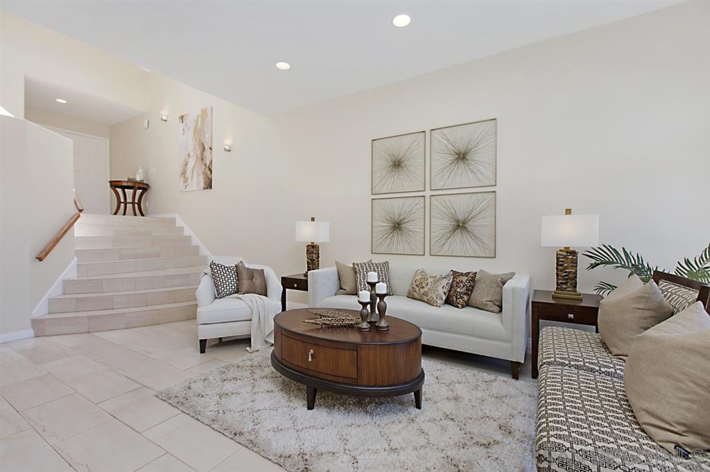 1474 Caminito Solidago La Jolla, CA 92037 - Photo 3 of 25