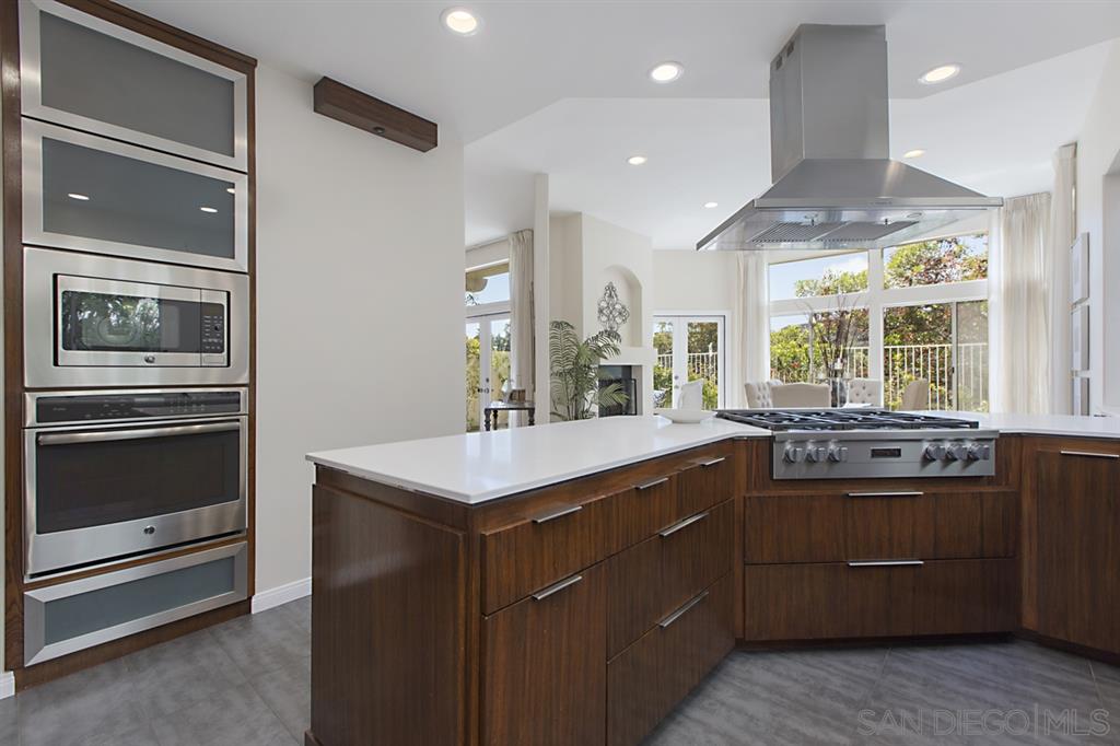 1474 Caminito Solidago La Jolla, CA 92037 - Photo 9 of 25