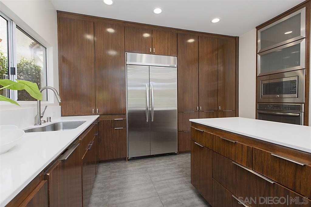 1474 Caminito Solidago La Jolla, CA 92037 - Photo 10 of 25