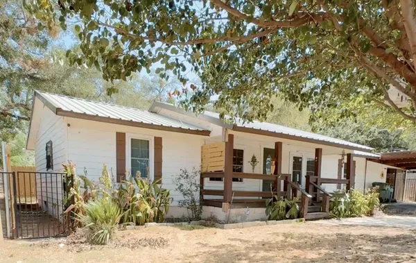 $2,500 | 415 Mustang Trail, Granbury, TX 76049